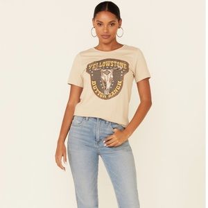 🆕 YELLOWSTONE WOMEN'S DUTTON RANCH STEERHEAD GRAPHIC TEE🆕